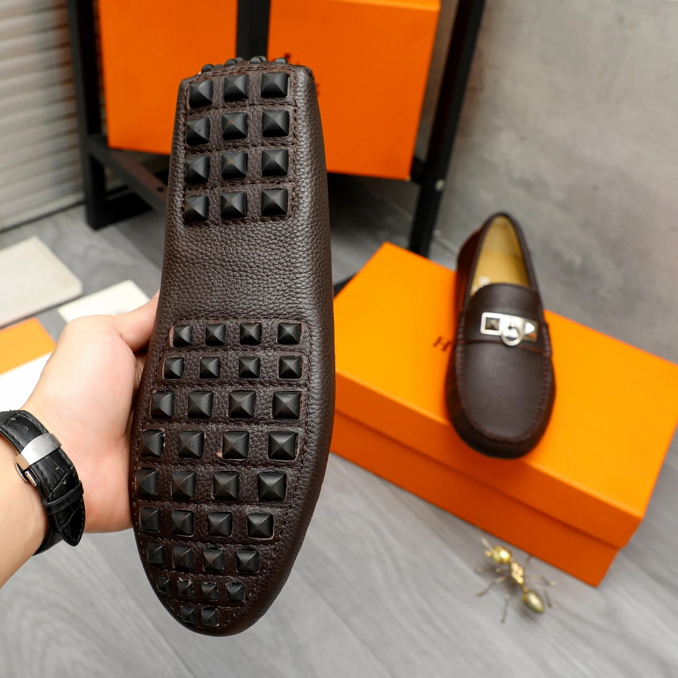 Men's shoes 💰420 Product trademark: HERMES "Hermes" casual slip-on shoes Regular size: 38-46 (45.46 custom-made, non-returnable) Product materials: Selected pebbled cowhide upper, sheepskin lining, non-slip bean outsole